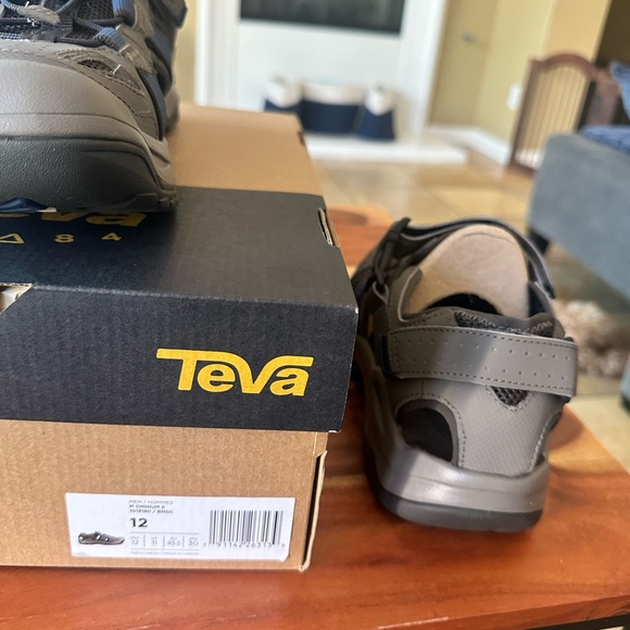 Teva men’s sandals - Picture 3 of 3